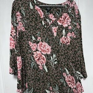 Torrid Dark Green and Pink Floral Harper Blouse